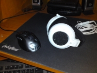 eto i mog miska n zvuka =) kao i podlogice i malo tastature naravno i malo 2 modema i malo zvucnika