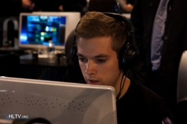Video: Xizt vs Curse