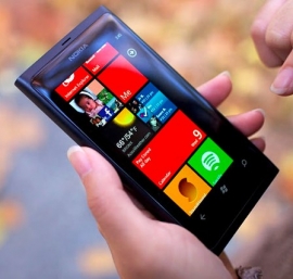 Nokia Lumia 800 na Windows Phone 7.8
