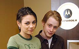 Mila Kunis & Macaulay Culkin o Wow-u